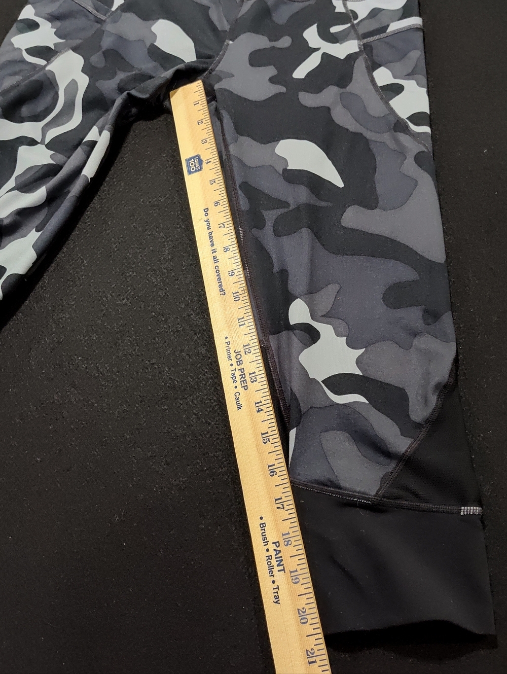 Athleta Shadow Camo Relay 2.0 Capri Leggings Womens Size LP Includes Pockets - Picture 12 of 13